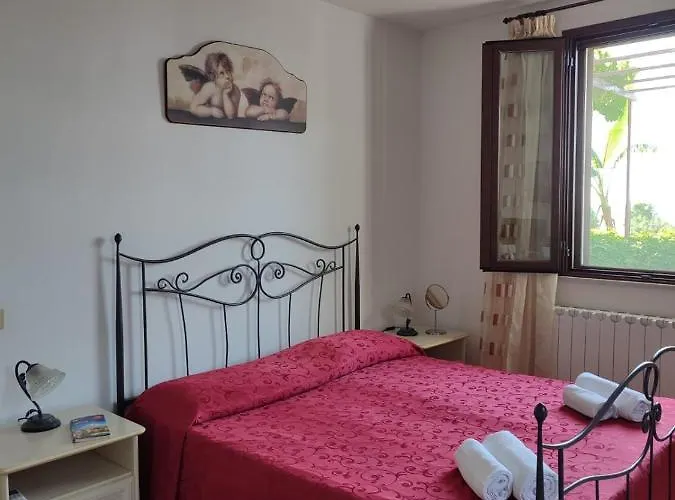 Cerami Con Parcheggio A Un Passo Dal Mare *