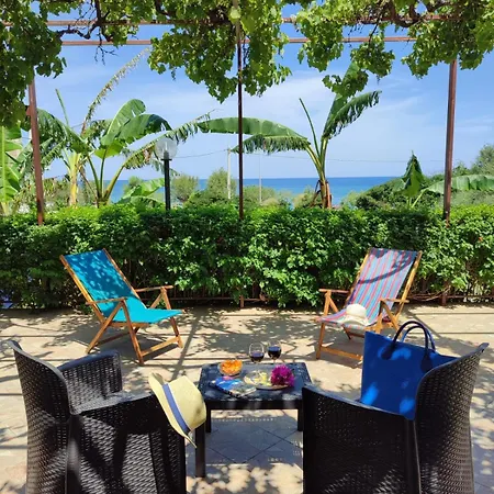 Cerami Con Parcheggio A Un Passo Dal Mare *