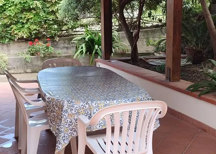 Cerami Con Parcheggio A Un Passo Dal Mare צ'פאלו